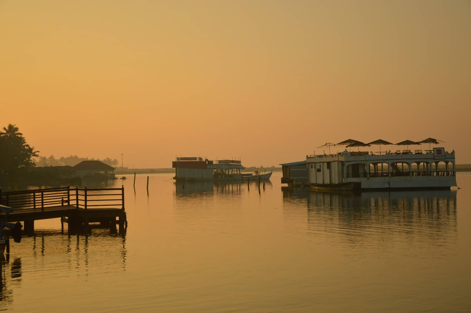 Poovar Boating Price: ₹1,199 vs ₹3,500 - Charges & Cheap Rates